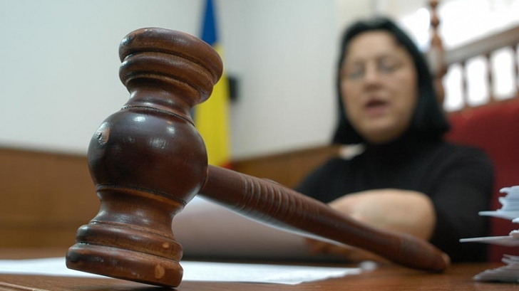 O judecătoare de la Tribunalul Dolj își atacă fostul iubit