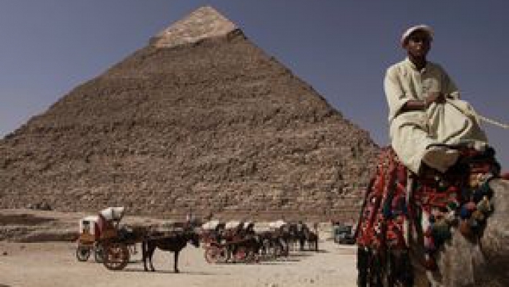 Teoria "nisipului ud" explică sau nu construcţia giganţilor de piatră?