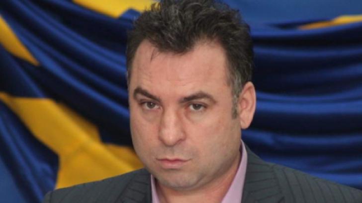 Primarul oraşului Năvodari, Nicolae Matei, a fost condamnat, marţi, de Tribunalul Constanţa, la trei ani şi jumătate de închisoare cu executare pentru dare de mită