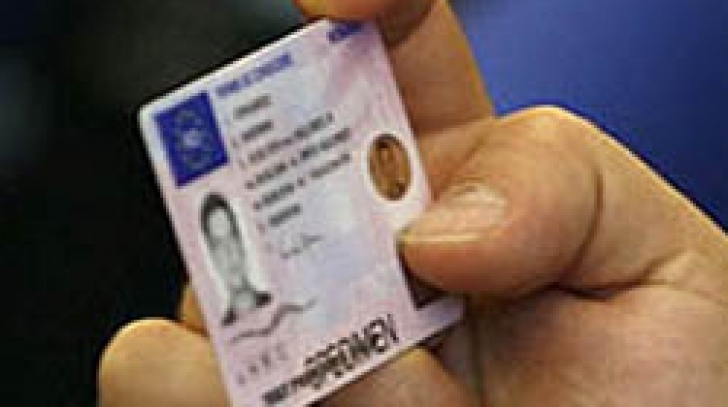 Percheziţii la sediul IPJ Vâlcea: poliţişti rutieri, suspectaţi de corupţie în dosarul permiselor suspendate