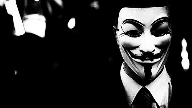 Avertismentul dur al Anonymous pentru Donald Trump