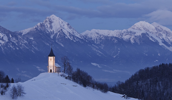 MAE: Atenționare de călătorie în Slovenia, unde se așteaptă căderi masive de zăpadă