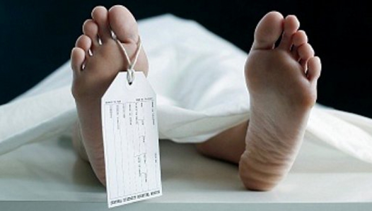 Anchetă uriașă după ce un bărbat de 81 de ani a fost găsit mort în curtea spitalului din Medgidia/ Foto cu caracter sugestiv