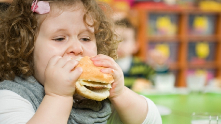 Obezitatea la copii - imagine cu notă sugestivă
