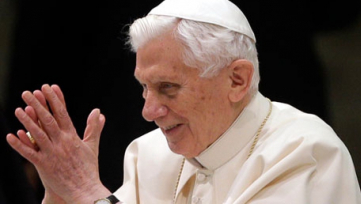 Presa germană: Papa emerit Benedict al XVI-lea, ''extrem de fragil'', ca urmare a unei boli infecțioase la nivelul feței