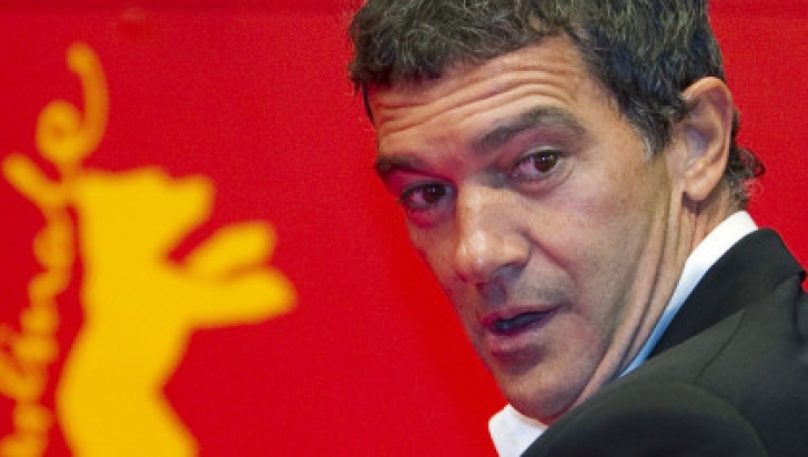 Antonio Banderas şi-a schimbat look-ul