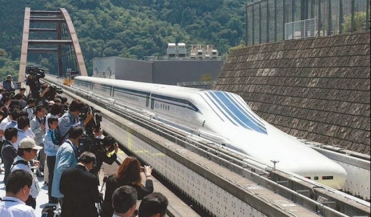 Trenul care ZBOARĂ cu 500 km/oră va fi TESTAT cu pasageri