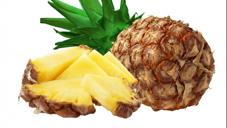 VIDEO: Cum sa tai un ananas ca un profesionist