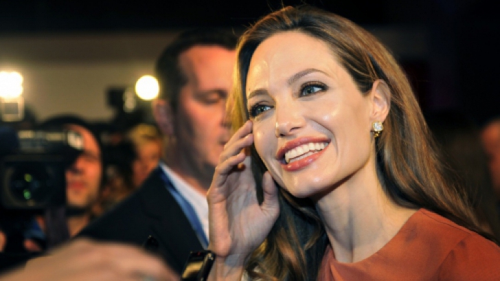 Cadou EXCLUSIVIST de la Angelina Jolie pentru Brad Pitt
