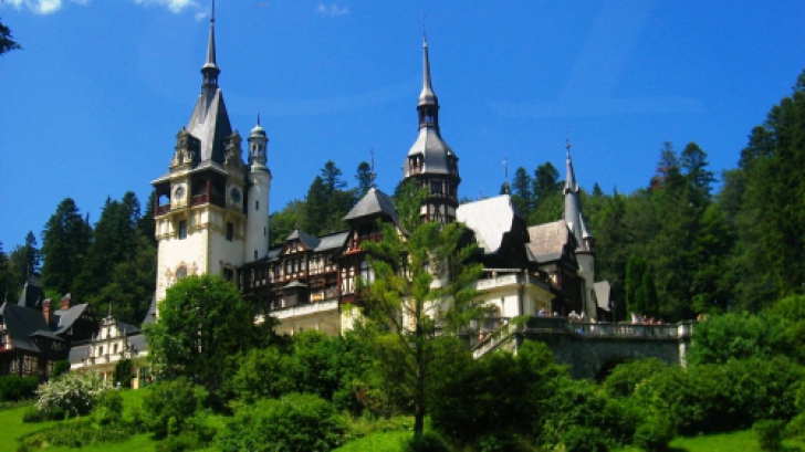 Castelul Peleş, vizitat de tot mai puţini turişti români
