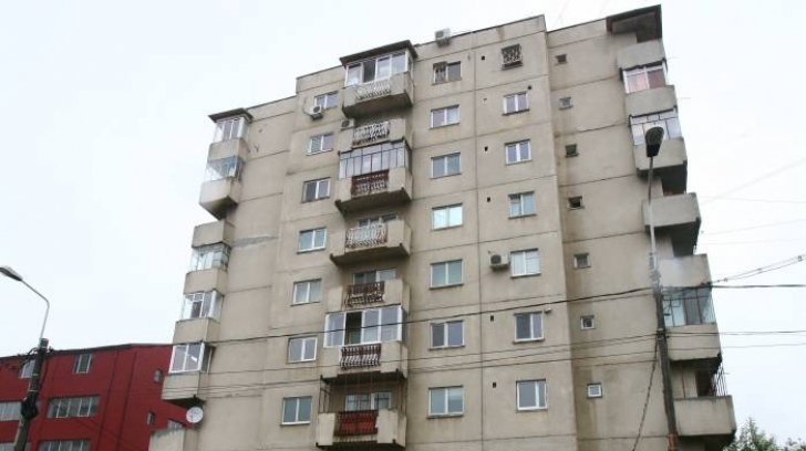 Balconul are, la români, multiple întrebuințări. Foto/Arhivă