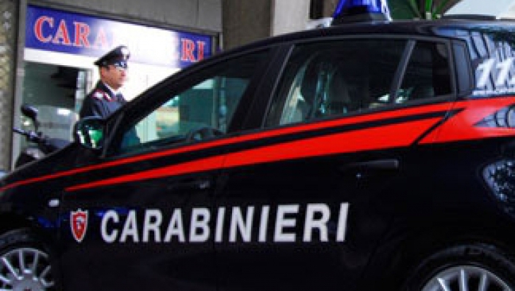 Doi români, asasinaţi în Italia. Cadavrele, descoperite în portbagajul unei maşini