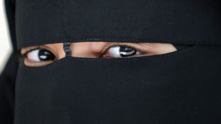 Purtarea vălului islamic în spațiile publice, interzisă în Austria