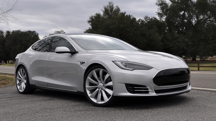 Tesla S, cea mai sigură mașină din toate timpurile