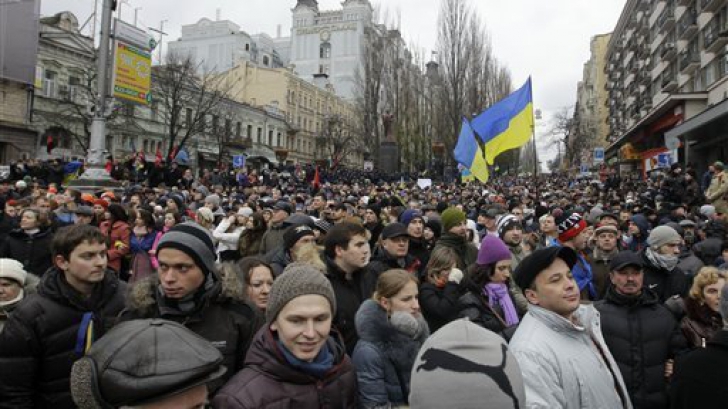 Sute de mii de manifestanţi proeuropeni s-au reunit în centrul Kievului în mai multe zile