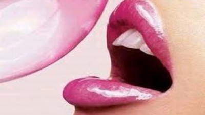 Cum sa iti faci corect conturul la buze, ca sa nu arati ca o pitipoanca