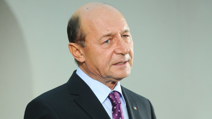 Băsescu: Aş vrea un preşedinte de dreapta; imaginaţi-vă un preşedinte dominat de PSD, ca Iliescu