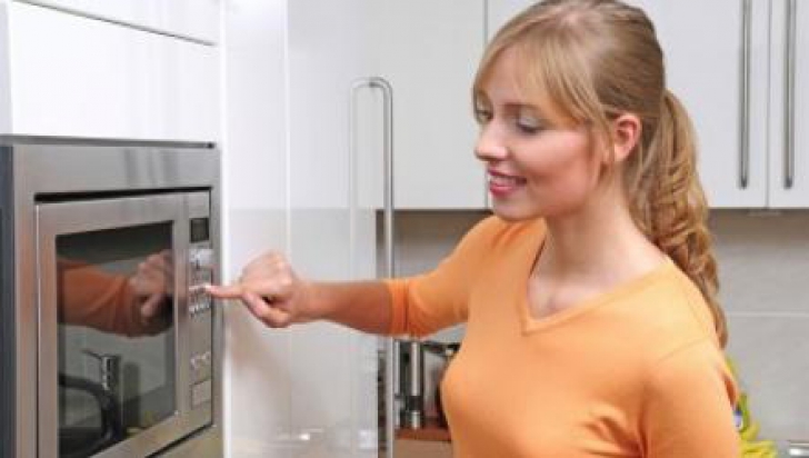 Evitaţi utilizarea cuptorului cu microunde