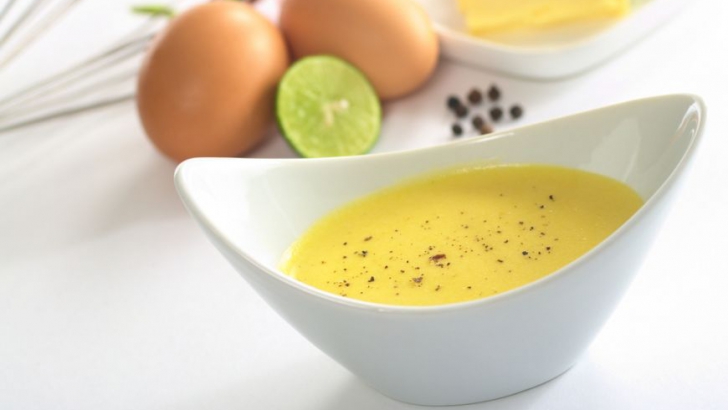 Cum să faci un sos Hollandaise fără să se taie 