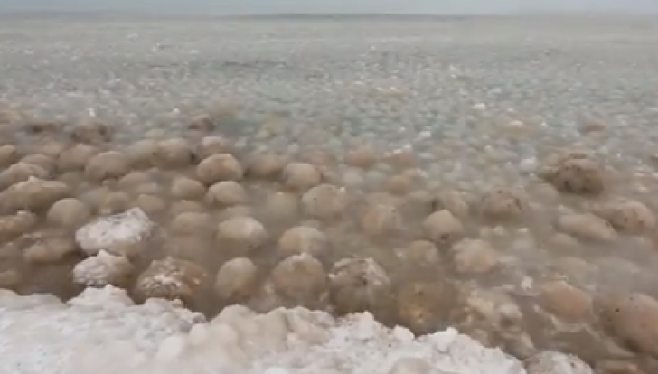 Fenomen bizar pe Lacul Michigan