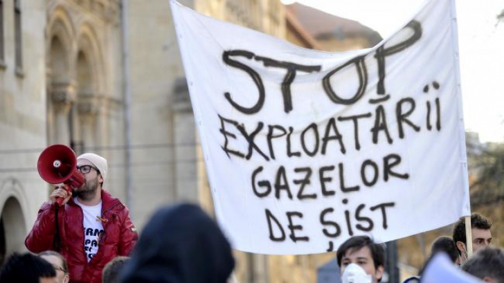 Protest european împotriva EXPLOATĂRII GAZELOR DE ŞIST: Comisia Europeană a cedat lobbyului economic