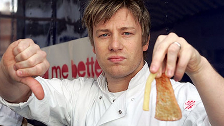Jamie Oliver revoltat: nici APA NU E GRATUITĂ în școlile din SUA!