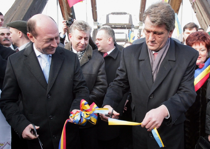 Traian Băsescu, aici alături de fostul preşedinte ucrainian Victor Iuşcenko, 2007