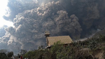 Cel puţin 14 morţi &icirc;n urma erupţiei unui vulcan, &icirc;n Indonezia