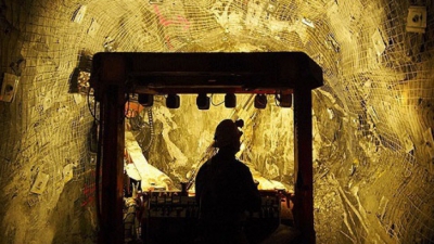 Legea privind exploatarea minereurilor de la Roşia Montană, respinsă &icirc;n Camera Deputaţilor