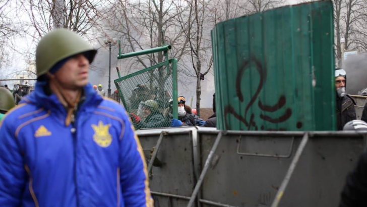 UCRAINA. Lupte sângeroase la Kiev: 100 de morţi. POLIŢIA ARE PERMISIUNEA SĂ TRAGĂ  - LIVE VIDEO