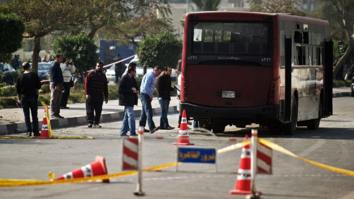 EXPLOZIE într-un AUTOCAR turistic, în Egipt, provocată de o bombă