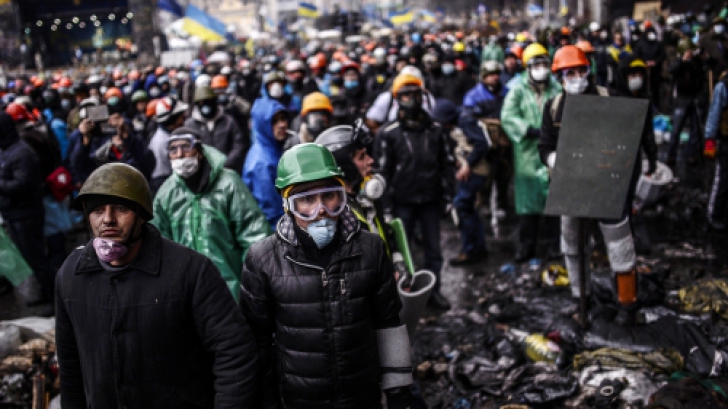 Protestatarii au intrat în palatul prezidențial. Viktor Ianukovici a fugit