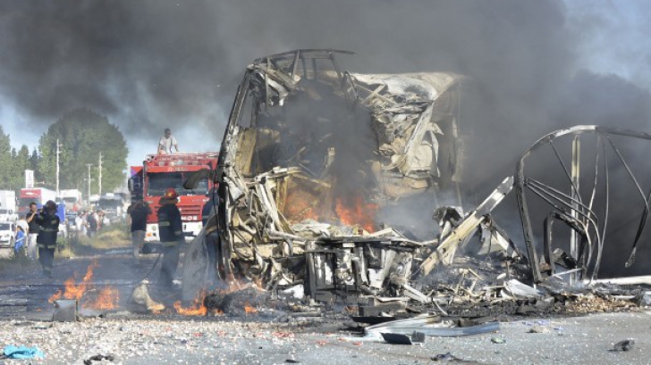 Accident GROAZNIC în Argentina. Bilanţ TRAGIC: cel puţin 18 MORŢI