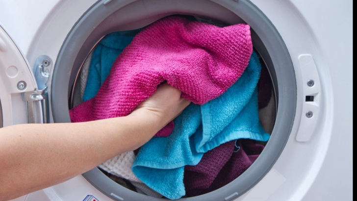 Tot ceea ce știai despre spălatul rufelor e greșit