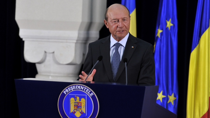 Băsescu: În 9 ani de mandat am semnat decrete de instalare în funcţie pentru 2999 de magistraţi