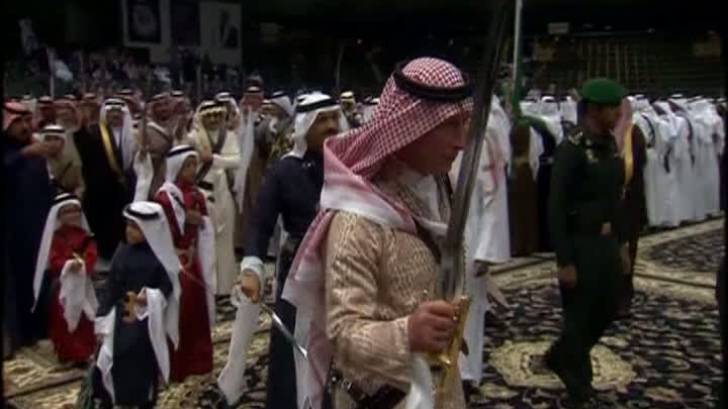 Prinţul Charles, dans cu săbii în Arabia Saudită