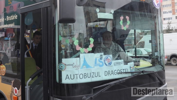 Într-un oraş din România a circulat Autobuzul Dragostei