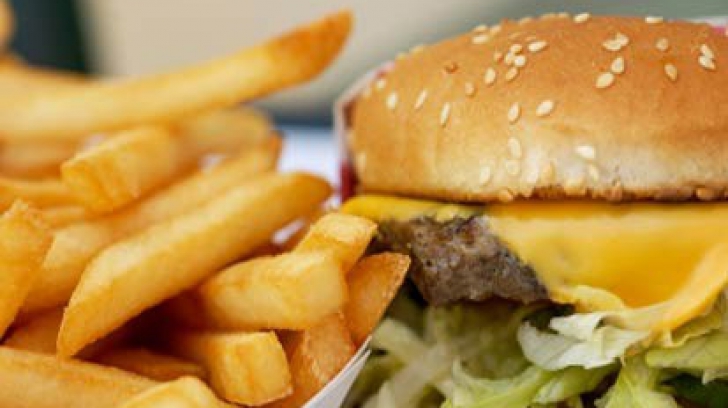Ce se întâmplă cu organismul tău după ce consumi o singură masă fast-food