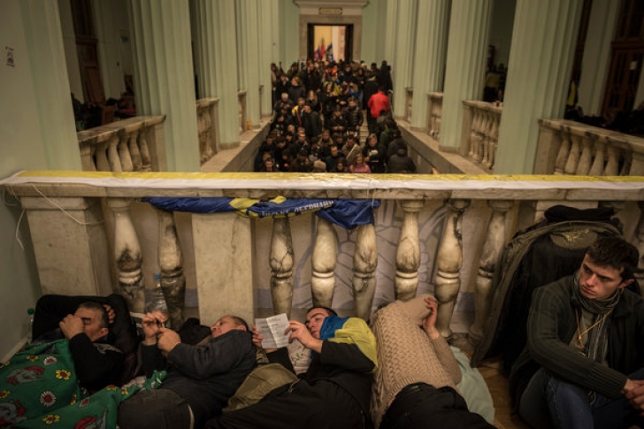 Opoziţia ucraineană este pregătită să evacueze Primăria din Kiev