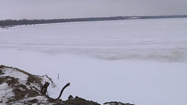 Lacu Sărat a îngheţat