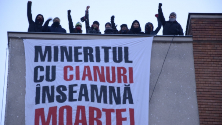 Sediul Minvest Deva, ocupată de activişti