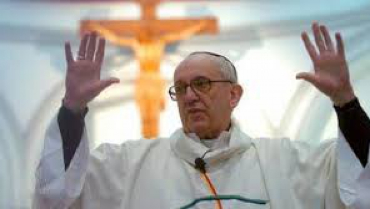 Papa Francisc face apel la "încetarea oricărei acţiuni violente" în Ucraina