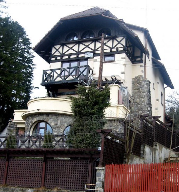 VILA STEJARUL din Sinaia, scoasă la vânzare de familia Ruşanu