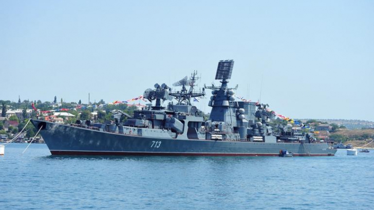 Rusia a mobilizat nave cu trupe speciale în largul Peninsulei Crimeea