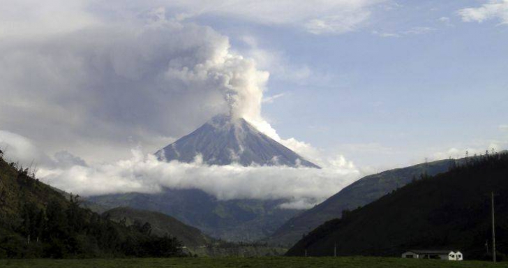 Vulcanul din Ecuador, sub atenţie maximă