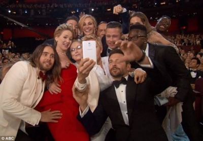 OSCAR 2014.Cea mai tare imagine de la Oscar! Cei mai mari actori din lume, într-o fotografie selfie!