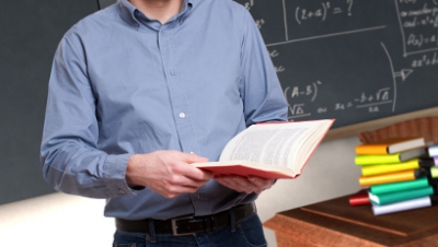 &Icirc;nvăţător CERCETAT PENAL pentru purtare abuzivă, după ce AR FI BĂTUT O ELEVĂ