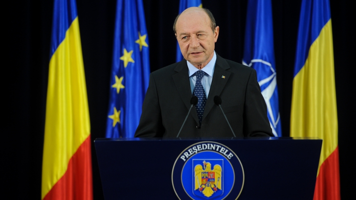 BĂSESCU: Ponta minte din obicei sau din incompetenţă. OUG privind certificatele verzi, în vigoare