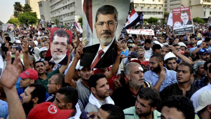 Cel mai important proces din Egipt: Peste 1.200 de manifestanţi pro-Morsi, judecaţi