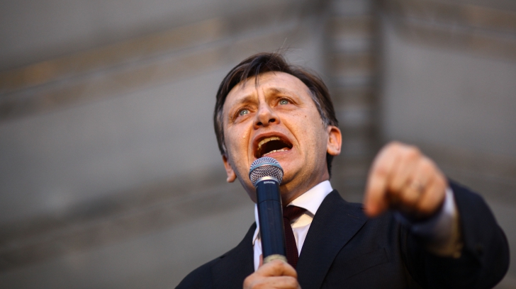 Cozmin Gușă : Ca să intre în turul doi al alegerilor prezindețiale, Antonescu depinde de Băsescu